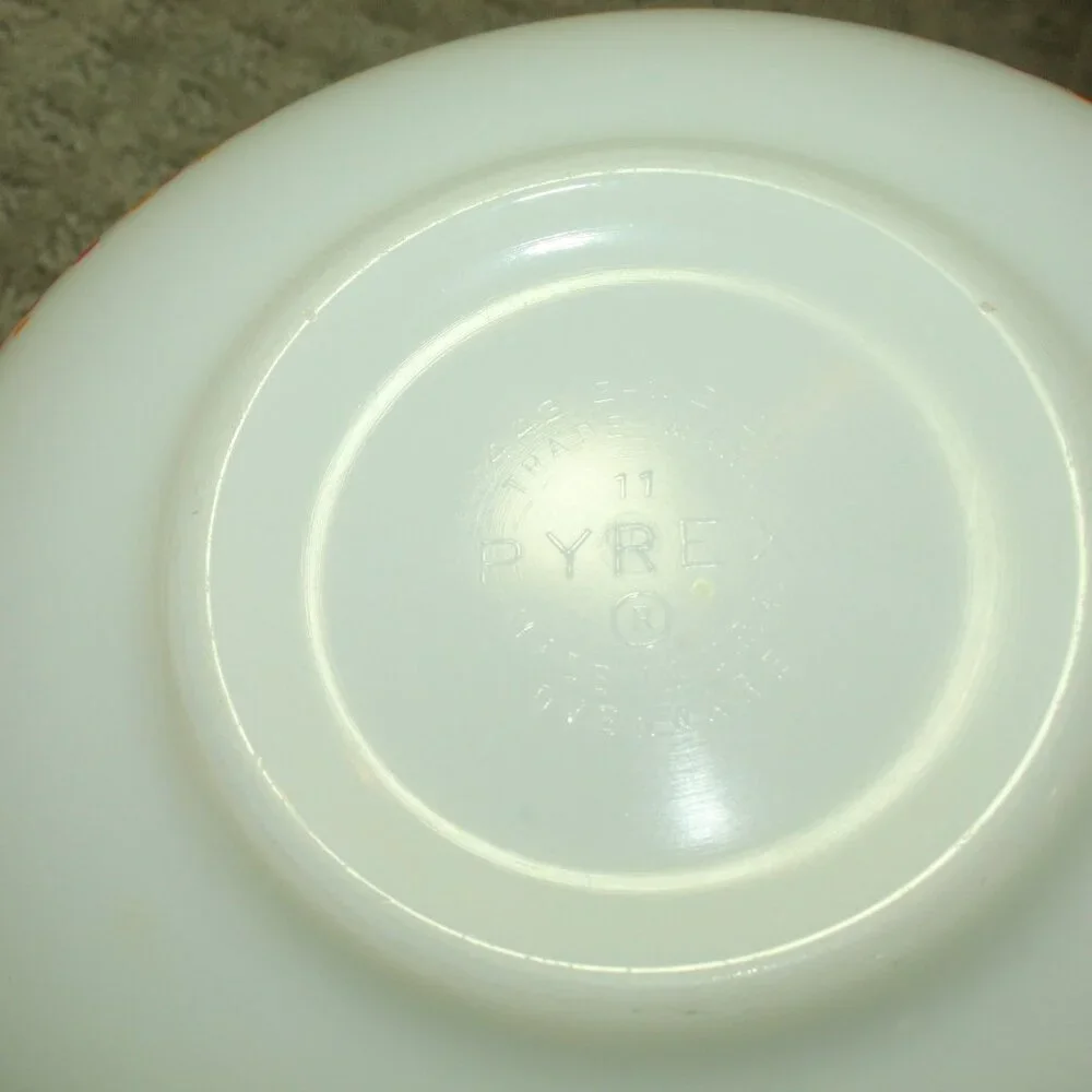Vintage Pyrex Friendship Birds  2 1/2Qt Cinderella Mixing Bowl 443